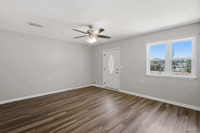 8140 House St, Pensacola, FL 32534