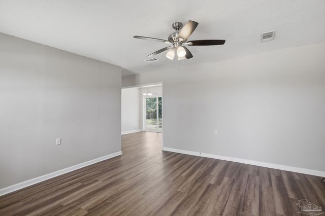 8140 House St, Pensacola, FL 32534