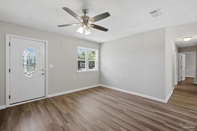 8140 House St, Pensacola, FL 32534