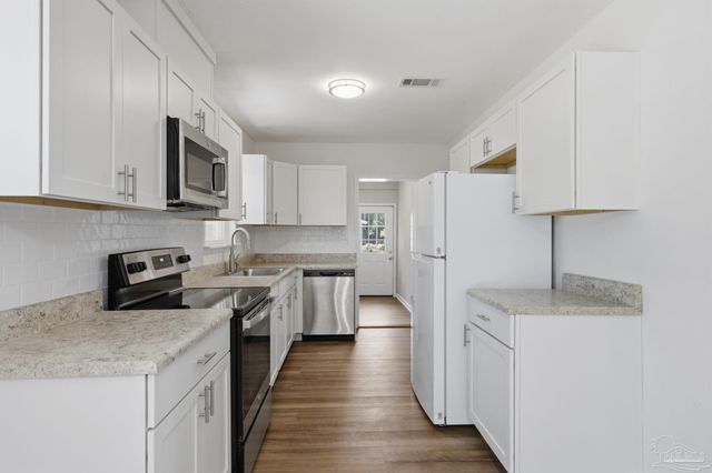 8140 House St, Pensacola, FL 32534