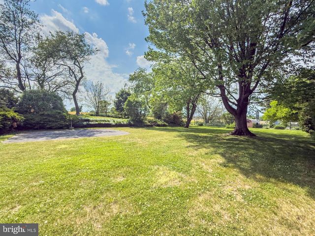 140 HOCH AVE, Topton, PA 19562