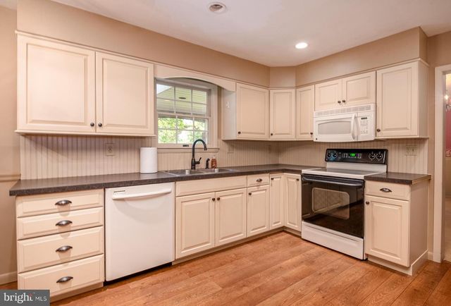 140 HOCH AVE, Topton, PA 19562