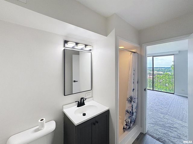 1800 7TH Street 6D, East Moline, IL 61244