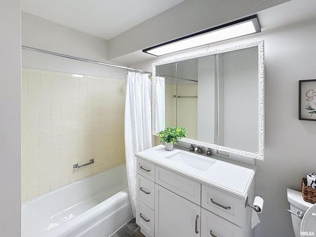 1800 7TH Street 6D, East Moline, IL 61244