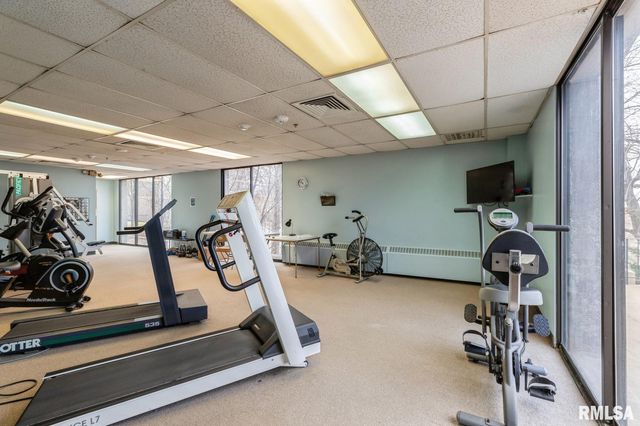 1800 7TH Street 6D, East Moline, IL 61244