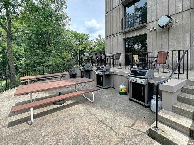 1800 7TH Street 6D, East Moline, IL 61244