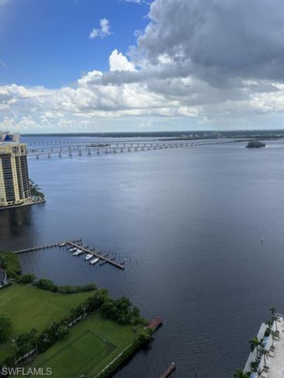 3000 Oasis Grand BLVD, Fort Myers, FL 33916