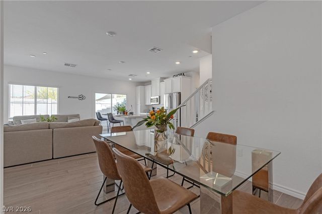 236 Callen Falls Avenue 1211, Henderson, NV 89011