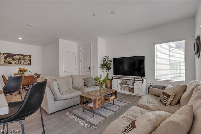 236 Callen Falls Avenue 1211, Henderson, NV 89011