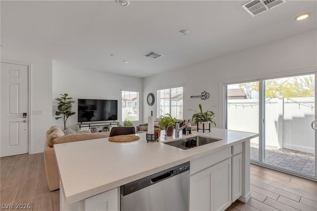 236 Callen Falls Avenue 1211, Henderson, NV 89011