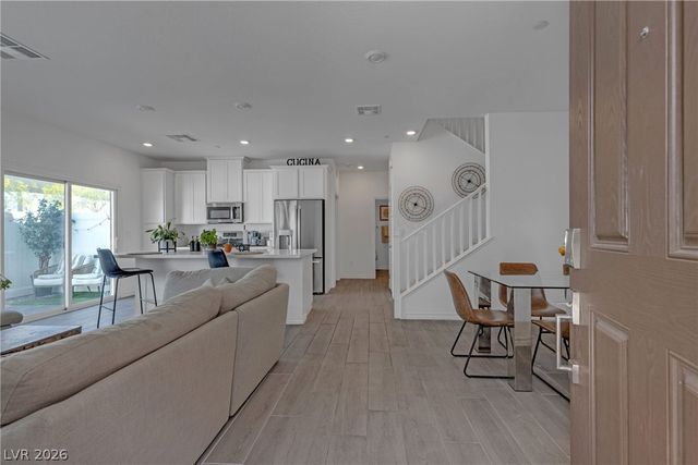 236 Callen Falls Avenue 1211, Henderson, NV 89011