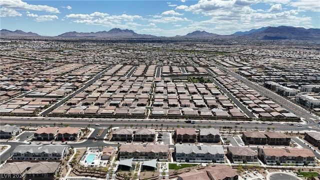 236 Callen Falls Avenue 1211, Henderson, NV 89011