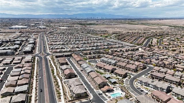 236 Callen Falls Avenue 1211, Henderson, NV 89011