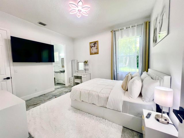 15700 Carrera Lane, Wellington, FL 33414