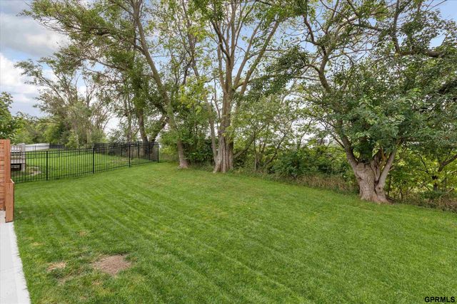 8630 N 177 Street, Bennington, NE 68007