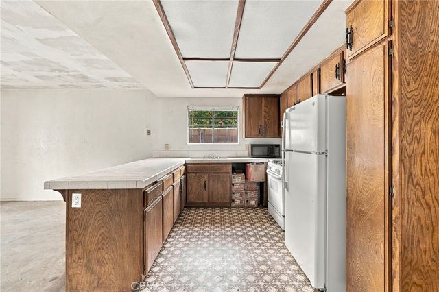 17710 Malaga Drive, Fontana, CA 92336