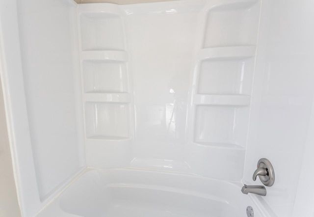 2750 N 61st STREET, Milwaukee, WI 53210