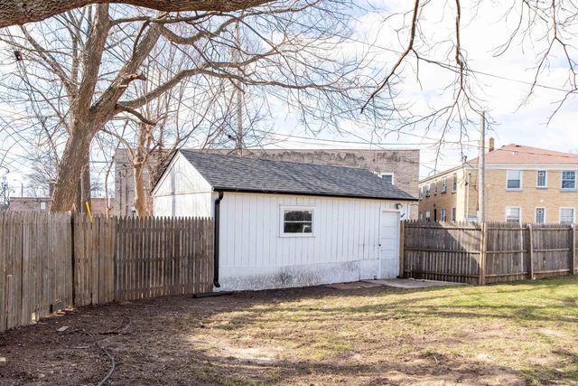 2750 N 61st STREET, Milwaukee, WI 53210