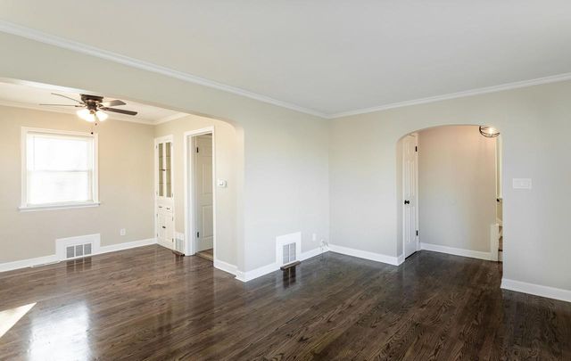 2750 N 61st STREET, Milwaukee, WI 53210