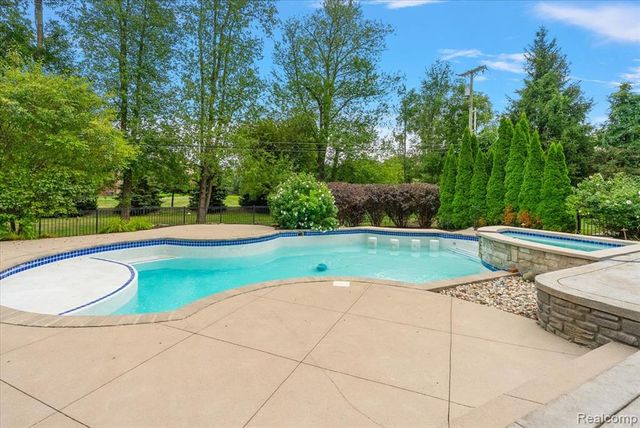 62650 Mound Road, Washington, MI 48094
