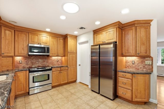 51 Union County Pkwy, Clark Twp., NJ 07066