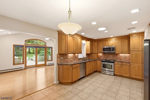 51 Union County Pkwy, Clark Twp., NJ 07066