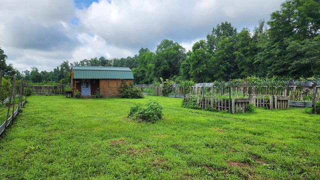 340 Christian Community Rd, Livingston, TN 38570