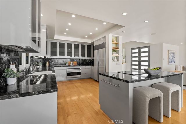 1554 E Oceanfront, Newport Beach, CA 92661