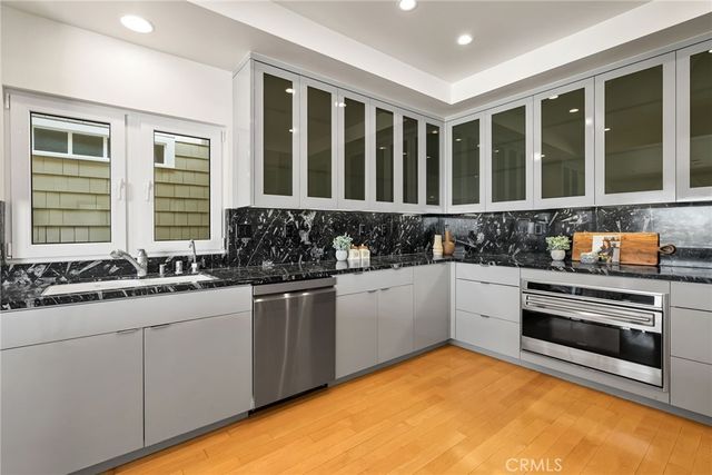 1554 E Oceanfront, Newport Beach, CA 92661