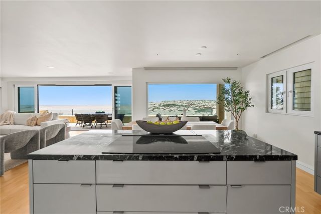 1554 E Oceanfront, Newport Beach, CA 92661