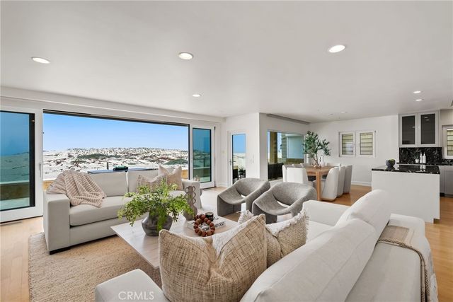 1554 E Oceanfront, Newport Beach, CA 92661