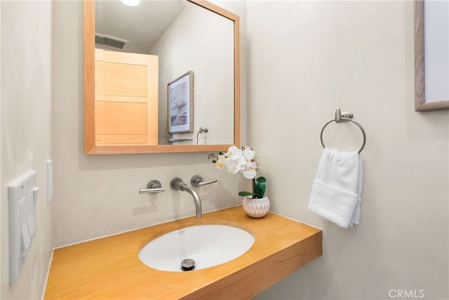 1554 E Oceanfront, Newport Beach, CA 92661