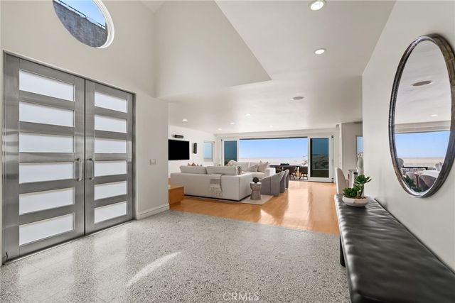 1554 E Oceanfront, Newport Beach, CA 92661