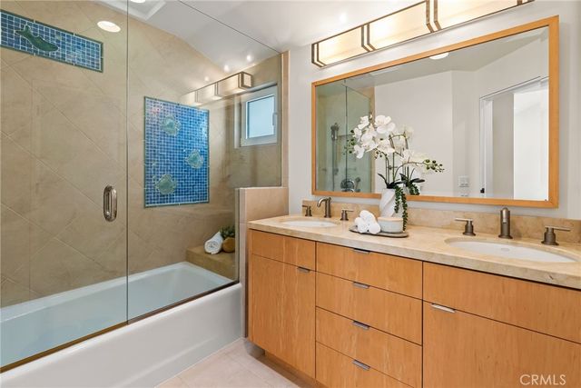 1554 E Oceanfront, Newport Beach, CA 92661