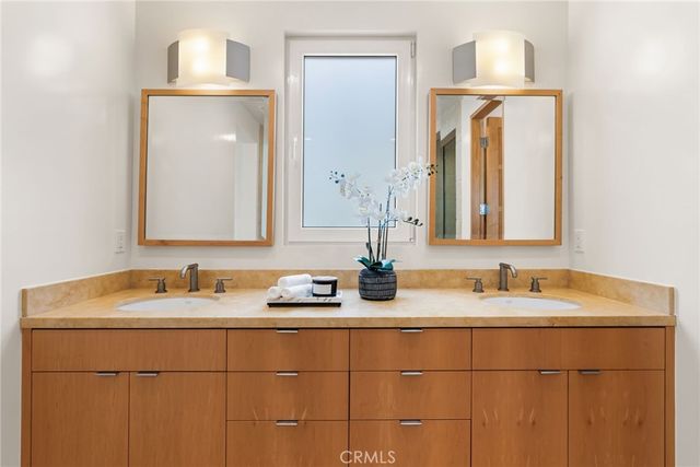 1554 E Oceanfront, Newport Beach, CA 92661