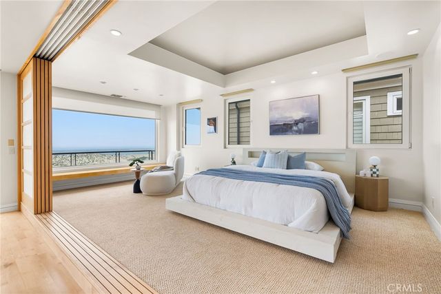 1554 E Oceanfront, Newport Beach, CA 92661
