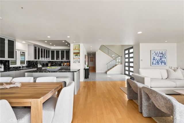 1554 E Oceanfront, Newport Beach, CA 92661