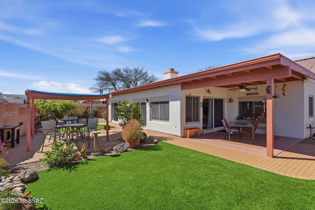 901 W Paseo Del Cilantro, Green Valley, AZ 85614