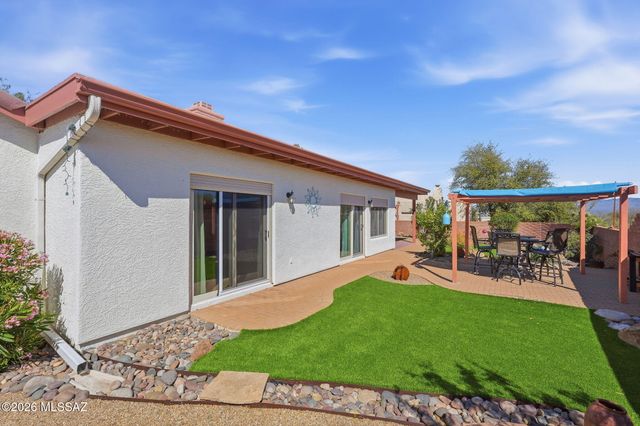 901 W Paseo Del Cilantro, Green Valley, AZ 85614