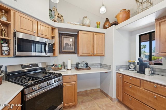 901 W Paseo Del Cilantro, Green Valley, AZ 85614