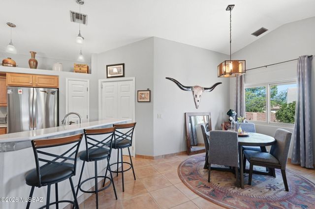 901 W Paseo Del Cilantro, Green Valley, AZ 85614