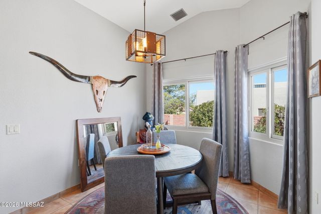 901 W Paseo Del Cilantro, Green Valley, AZ 85614