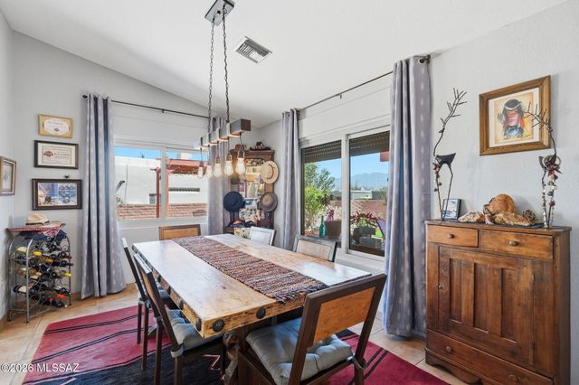 901 W Paseo Del Cilantro, Green Valley, AZ 85614