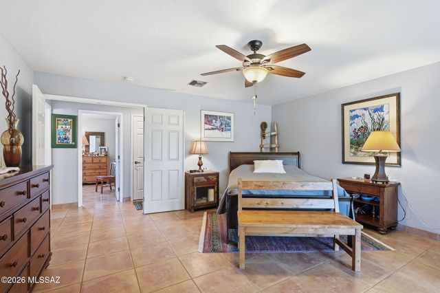 901 W Paseo Del Cilantro, Green Valley, AZ 85614