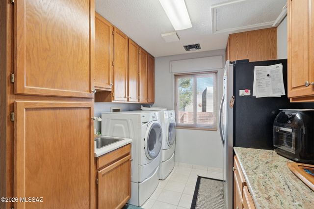 901 W Paseo Del Cilantro, Green Valley, AZ 85614