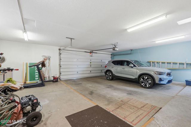 901 W Paseo Del Cilantro, Green Valley, AZ 85614