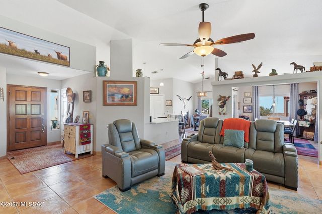 901 W Paseo Del Cilantro, Green Valley, AZ 85614