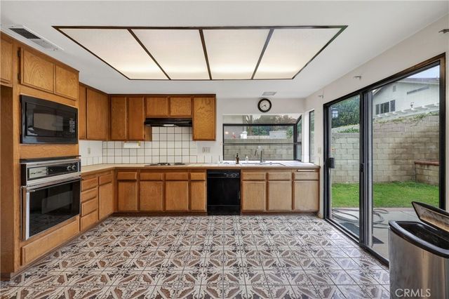 46 Christamon W, Irvine, CA 92620