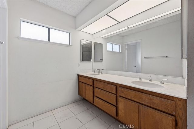 46 Christamon W, Irvine, CA 92620