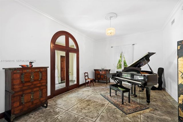 4191 Lybyer Ave, Miami, FL 33133